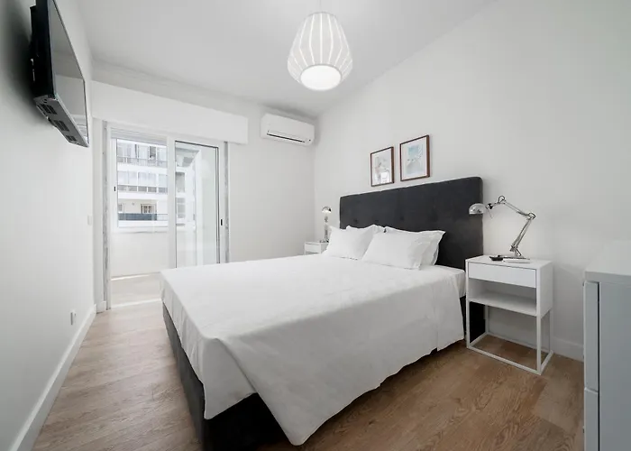 Al - Egas Moniz * Quarteira