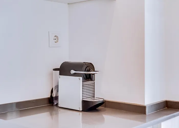 Al - Egas Moniz شقة *